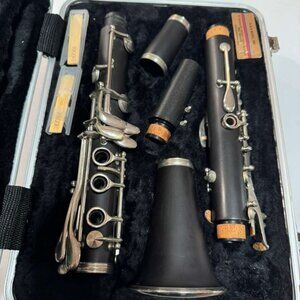 Student Clarinet RS Berkeley CL300 with two Manuals and Reeds